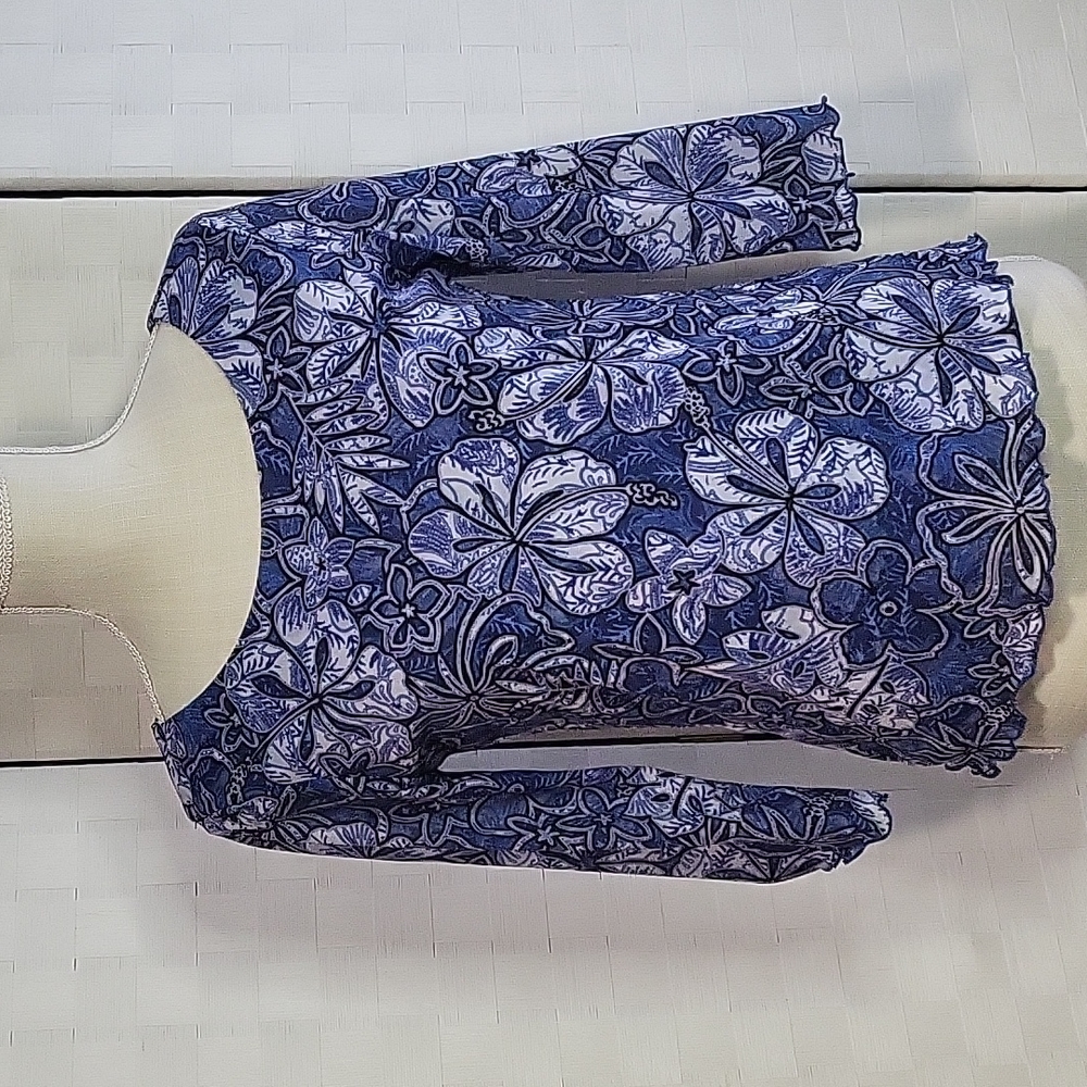 Coldwater Creek Size XS- Women's Blue Floral Sheer Ruffled Edge Top